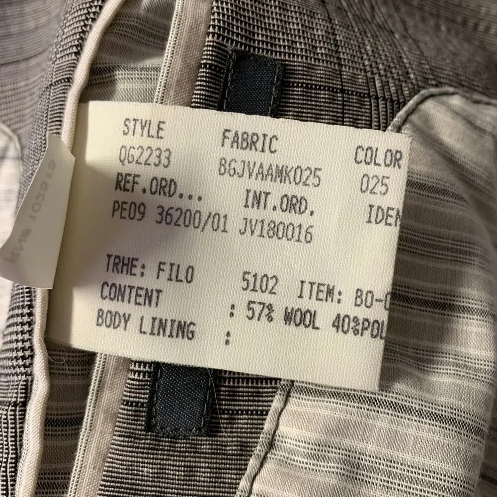 JOHN VARVATOS Size 38 Grey Plaid Wool Blend Notch Lapel Suit